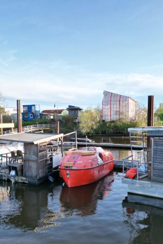 Ausgebautes Freifallrettungsboot KNUTSCHKUGEL, Hamburg (photo 11)