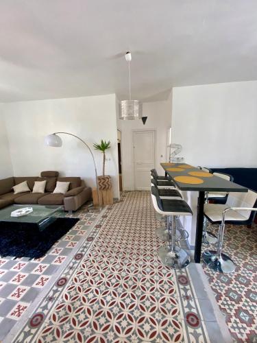 Grand appartement en centre ville avec terrasse - Location saisonnière - Perpignan