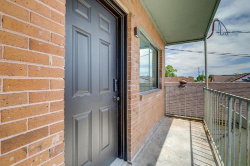 Chic Houston Apartment - 2 Mi to U of H Campus in Houston, USA