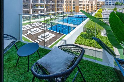 Exquisite Living I Pool view I Super speed wi-fi - image 12