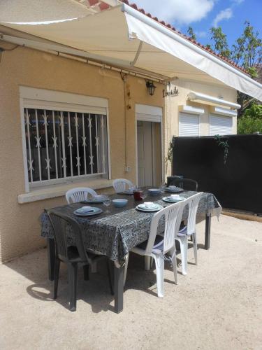 VILLA 3 PIECES MEZ 80m2 + EXTERIEUR 70m2 REF 4003 - Location, gîte - Sète