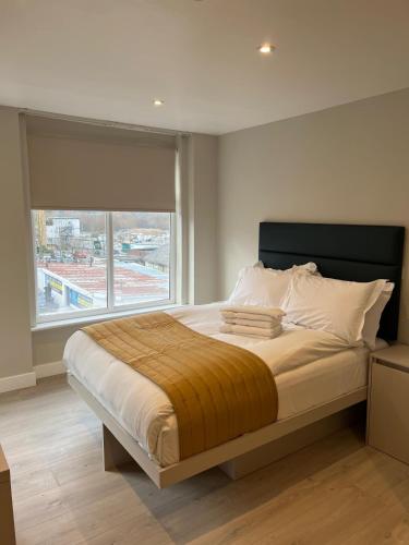 West Hendon Studios - Accommodation - The Hyde