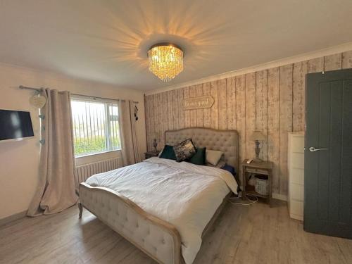 Detached Bungalow Private Hot Tub With Log Burner Detached Bungalow Private Hot Tub With Log Burner