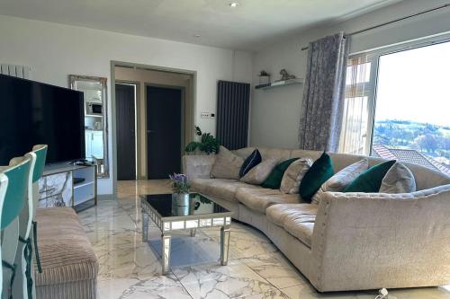 Detached Bungalow Private Hot Tub With Log Burner Detached Bungalow Private Hot Tub With Log Burner