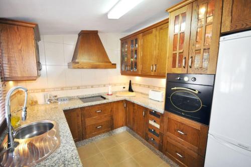 High Quality, Spacious, 4 Bedroom private Villa in La Sierrezuela