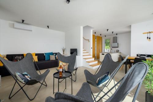 Villa Sunset - with private pool, squash coart and table tennis in Fuskulin