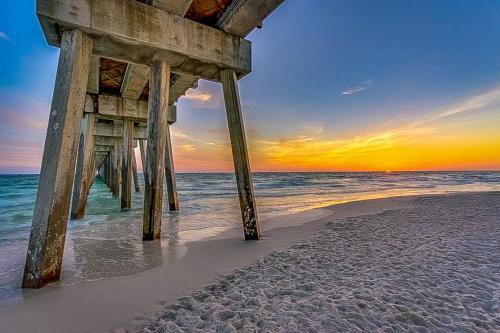 Lake Town Wharf in Panama City (FL)