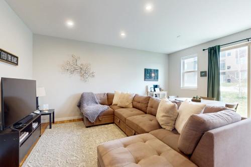 Modern Gem in Gypsum in Eagle, USA
