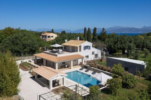 Villa Armonia by PosarelliVillas