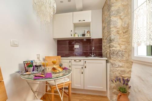 Studios Aurelia Palace, Split (photo 7)