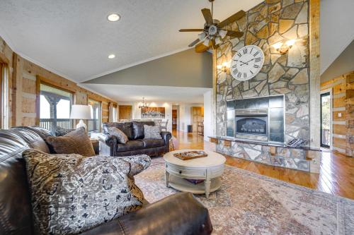 Panoramic Mtn Views Spacious Tennessee Home! in Parrottsville (TN)