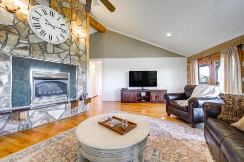 Panoramic Mtn Views Spacious Tennessee Home! in Parrottsville (TN)