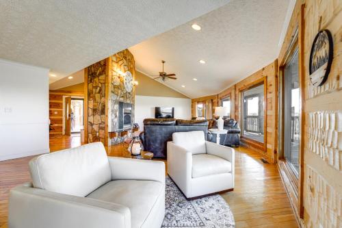 Panoramic Mtn Views Spacious Tennessee Home! in Parrottsville (TN)