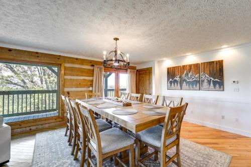 Panoramic Mtn Views Spacious Tennessee Home! in Newport, USA