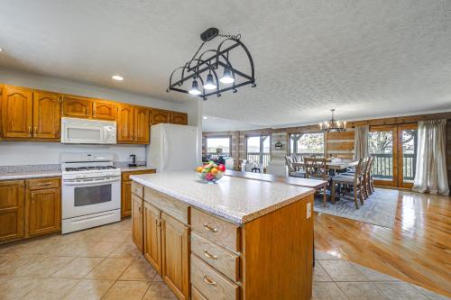 Panoramic Mtn Views Spacious Tennessee Home! in Parrottsville (TN)