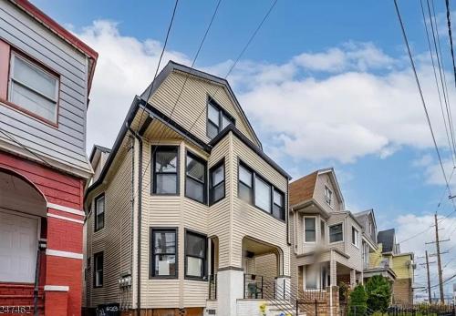 NYC HomeBnB in เจอร์ซีย์ ซิตี้ (NJ)