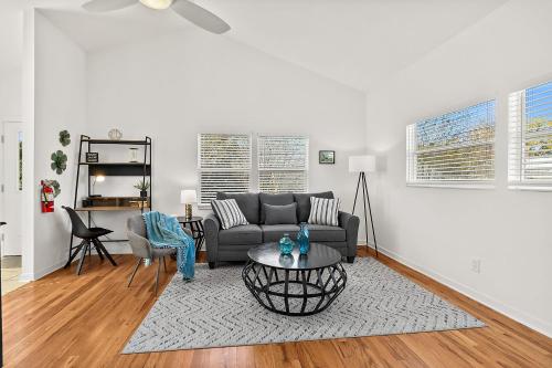 The Old Mission Collection - Downtown Bungalow thumb 4