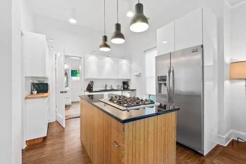 The Old Mission Collection - Urban Oasis - image 7