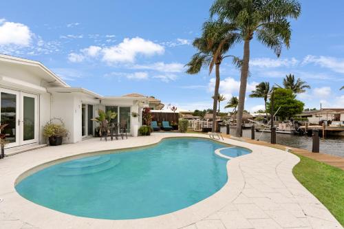 Beautiful Bayfront House 3Bed 2Bth Home parking in Dania Beach, USA