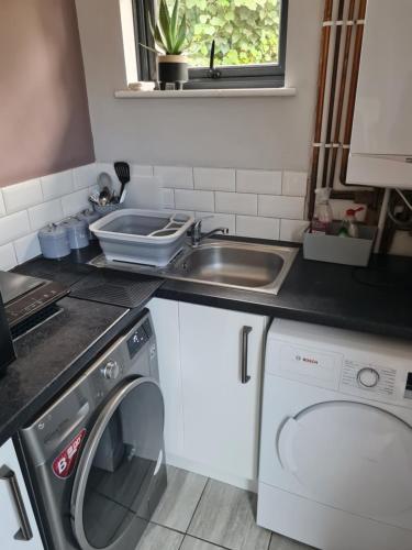 1 Bed Annex 2 mins from Harlow Mill train station