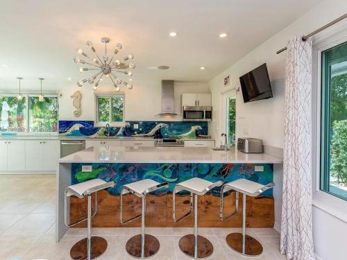 Beautiful Bayfront House 3Bed 2Bth Home parking in Dania Beach, USA