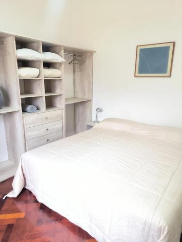 One-Bedroom Apartment image 1