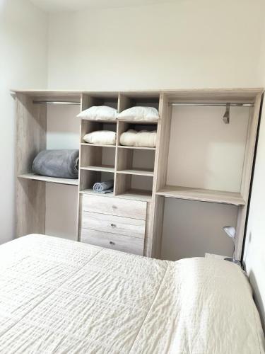 One-Bedroom Apartment image 5