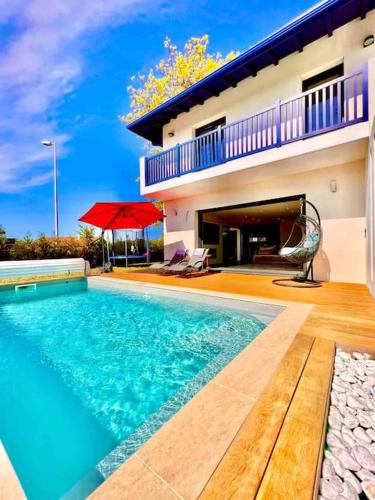 Villa contemporaine avec piscine - Location, gîte - Bidart