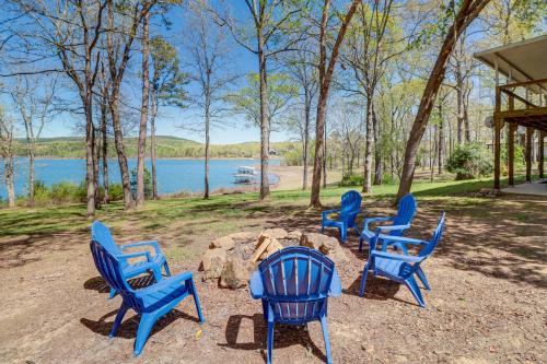 Tranquil Lakefront Greers Ferry Escape with Fire Pit