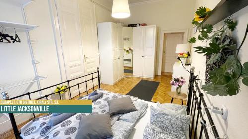 Little Americas Music Academy Apartments - Tap to explore photos