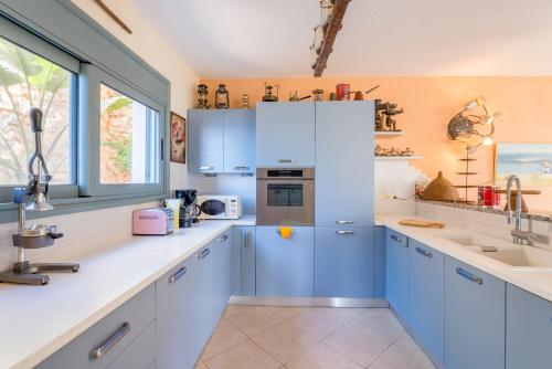 Spacious Villa by the sea in Pefkali (Korinthia)