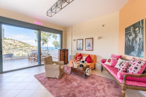 Spacious Villa by the sea in Pefkali (Korinthia)