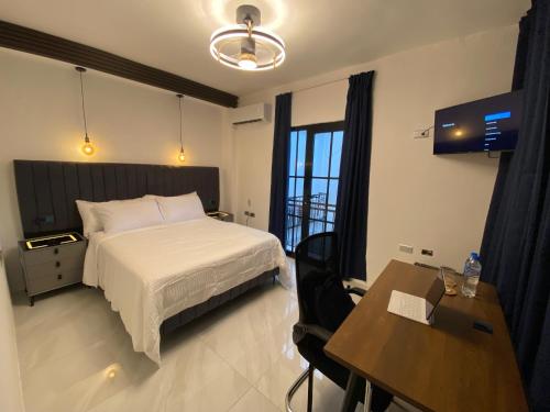 Superior Queen Room room in RIG Colonial Experience