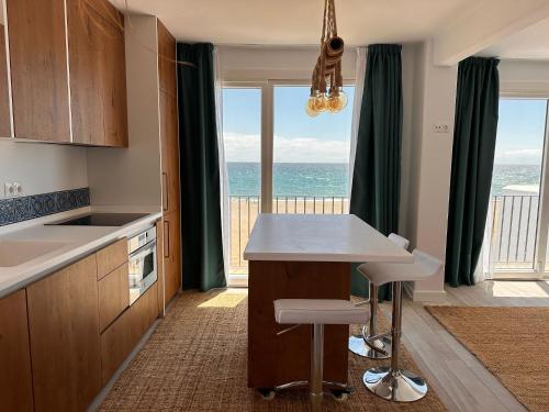 Estepona - Primera linea de playa y solarium Jo3 in ปลายา เดล ซอล บียากานา