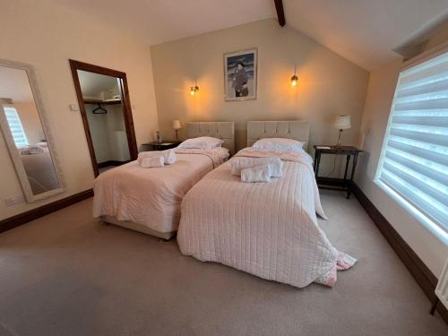 Hafan Hedd – a peaceful retreat in the heart of Aberaeron, sleeps up to 6, dog friendly