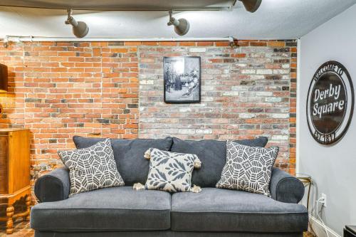 Chic Derby Square Condo in the Heart of Salem! in Salem, USA