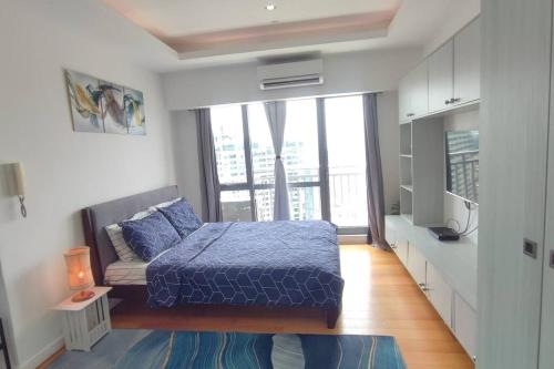 Aveline Suites Luna,1br, Rockwell side, Manila