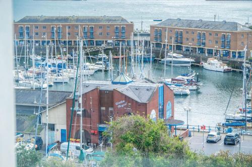 Harbour Heights - 2 Bed Apartment - Milford Haven