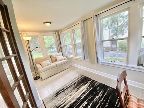 Cleveland Colonial in Family Area in Cleveland Heights, USA