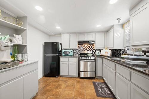 Cozy 2-BR Guesthouse in Southwest Houston in Houston, USA