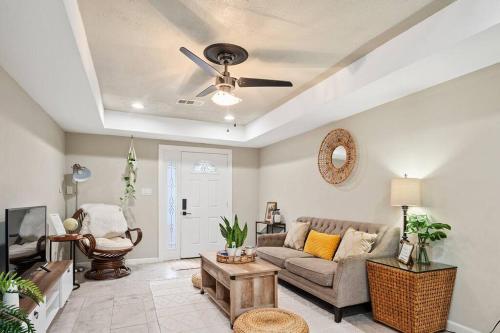 Cozy 2-BR Guesthouse in Southwest Houston in Houston, USA
