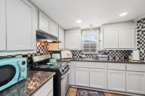 Cozy 2-BR Guesthouse in Southwest Houston in Houston, USA
