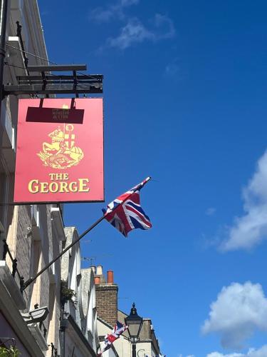 The George Inn - image 4