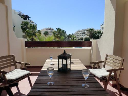 Beautiful 2 bedroom 2 bathroom apartment with pool