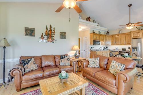 Lake-View Condo with Covered Deck in Hiawassee! in Hiawassee, USA