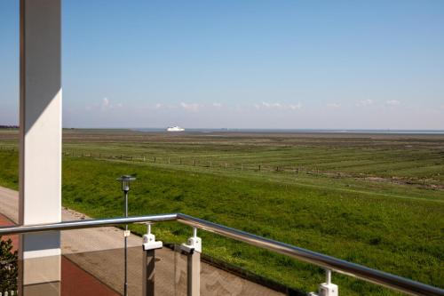 Backbord in Юйст