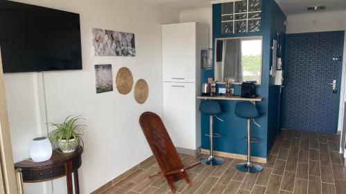 Facilities, Joli studio vue mer, piscine, Tennis, Parking in Maure