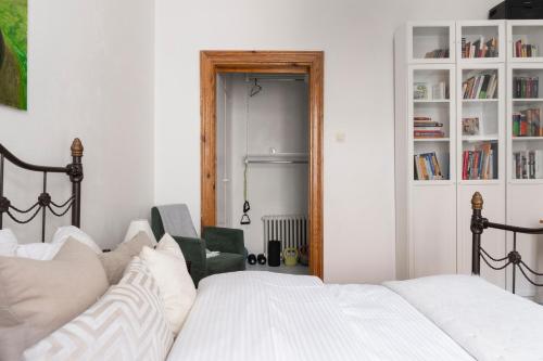 Charming Flat in Design District