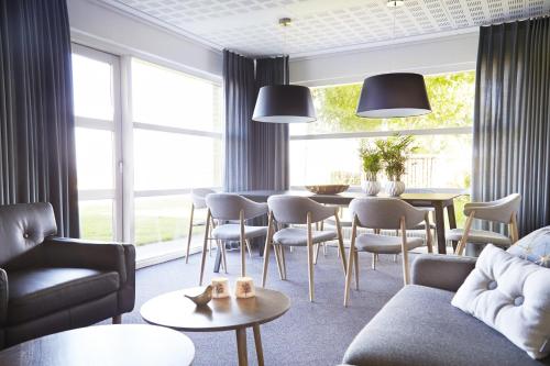 Shared lounge/TV area, HORISONT Hotel & Konference near AUH E301-196 Infektionssygdomme plan 3