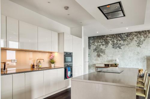 Stunning 360º View Luxurious Penthouse, Londýn (fotografie 10)